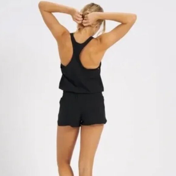NWT Vuori Clementine Racerback Short Romper Active - Picture 2 of 2